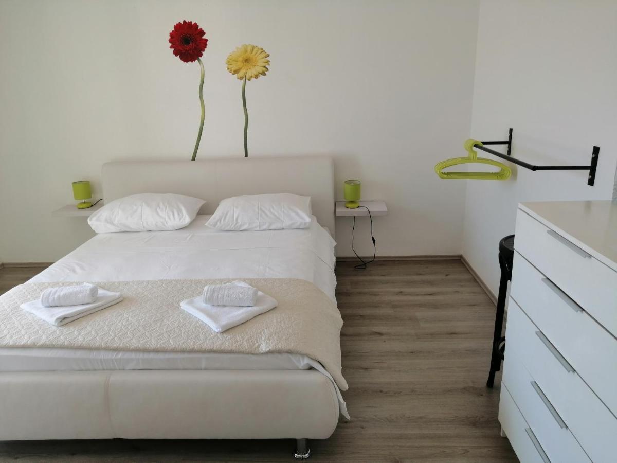 Apartment Roky ฮวาร์ ภายนอก รูปภาพ